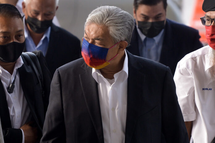 Prosecution: Zahid orchestrated money-laundering scheme, used moneychanger to make bags of cash ‘disappear’ into cheques for own benefit