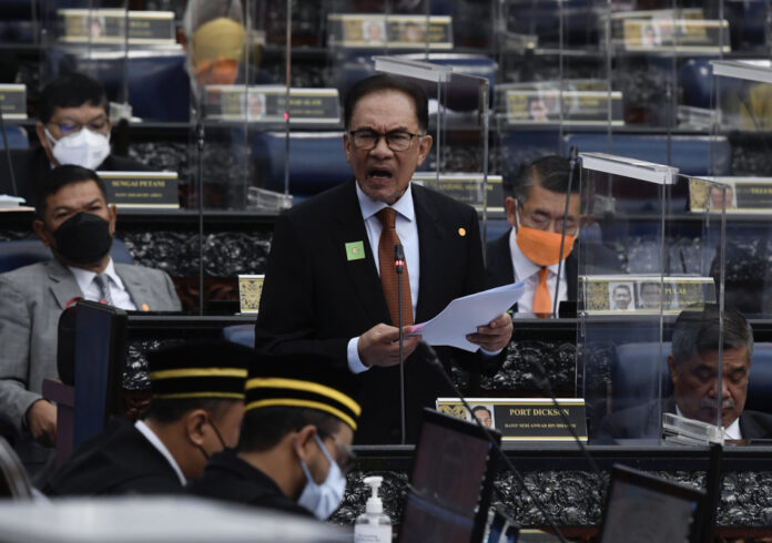 Anwar: Putrajaya must justify nod for Najib's RM100m property request