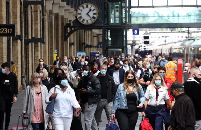 UK faces very difficult four weeks due to Omicron, health security agency says