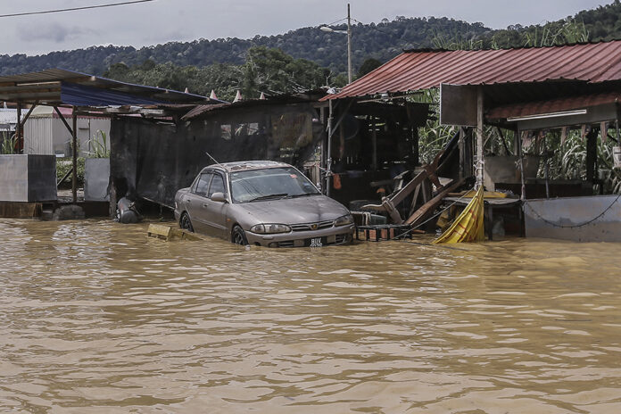 Domestic Trade Ministry reminds motor workshops not to hike charges excessively for flood-damaged vehicles