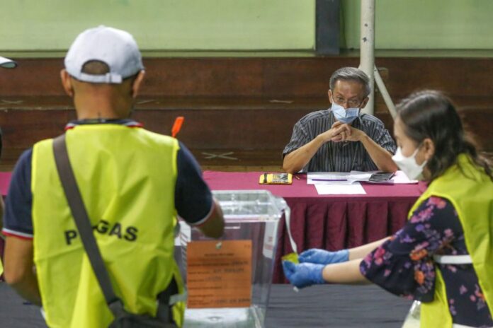 Sarawak polls: Early voting runs smoothly in Tabuan Jaya