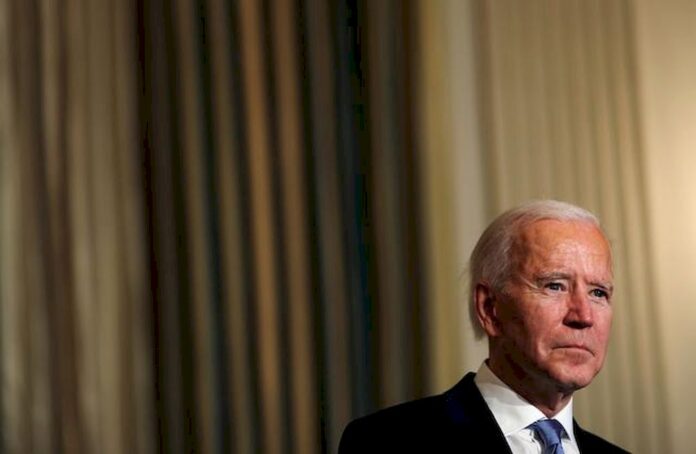 Biden, governors to meet as states brace for holiday Omicron spike