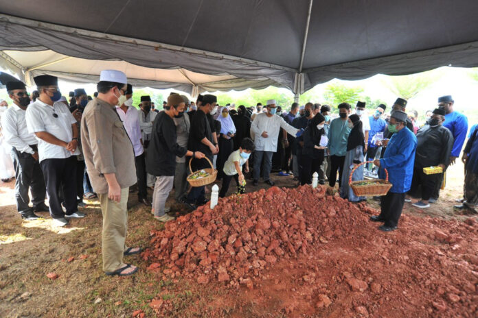 Former Johor MB Osman Sapian laid to rest in JB