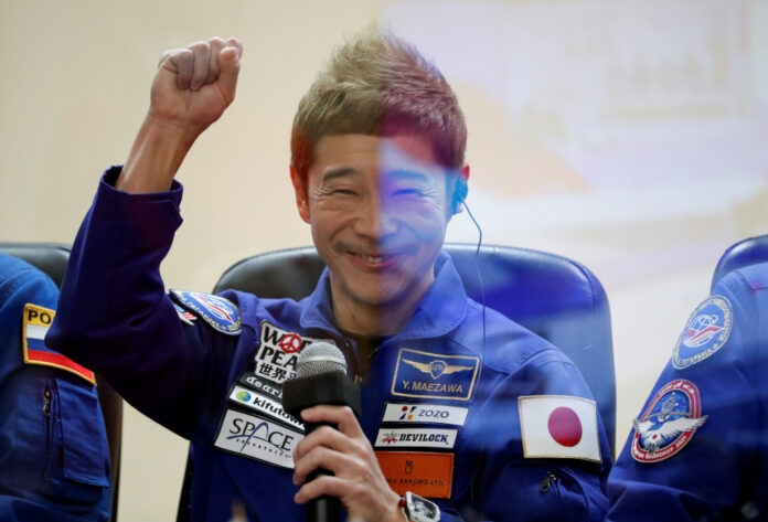 Japanese billionaire arrives at ISS