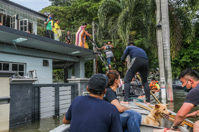 InfoBencana: Number of flood evacuees drop to 21,544 in five states this evening