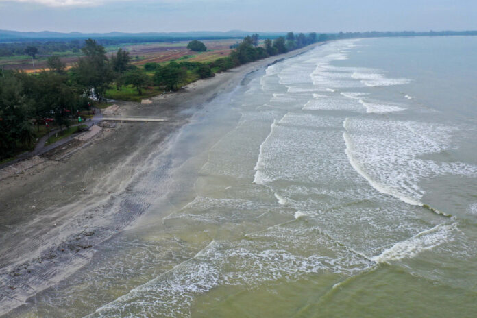 Four fishermen found safe after drifting at sea for nine hours near Batu Pahat