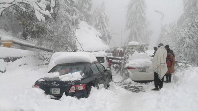 Tourists question blizzard tragedy in scenic Pakistan town