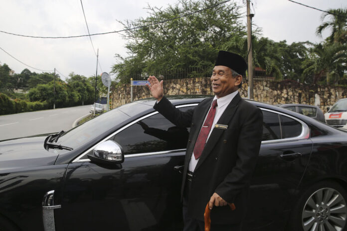 'Raja Bomoh' ritual of warding off floods contradicts Islamic teachings, says deputy religious affairs minister