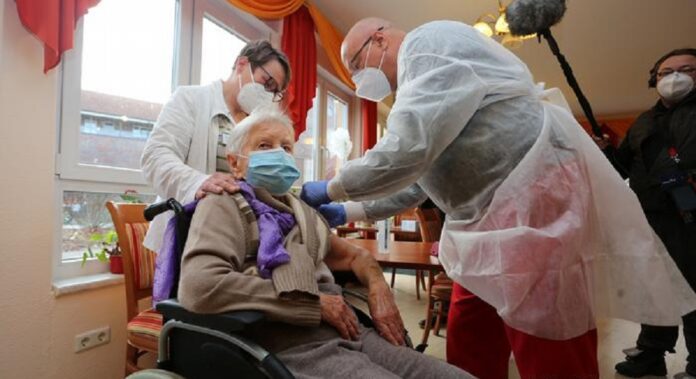 Frustrated German towns urge leaders to plan for fourth Covid dose