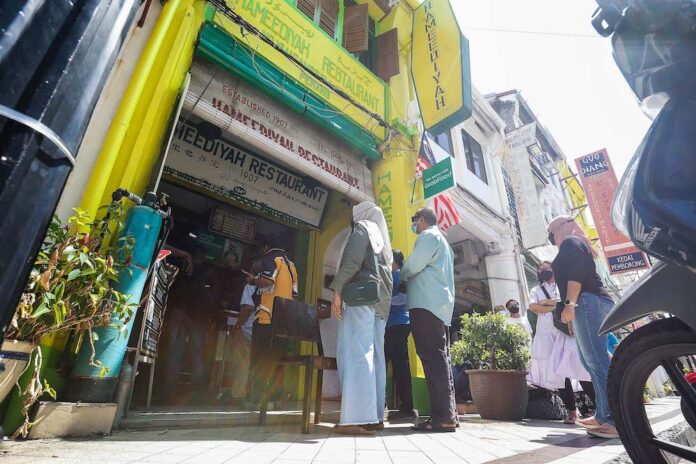 As Malaysians look to dine out more at restaurants and cafes in 2022, businesses hamstrung by staff shortage