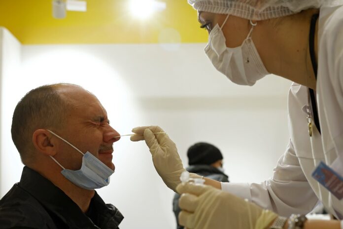Russia braces for ‘very intense’ rise in Omicron cases