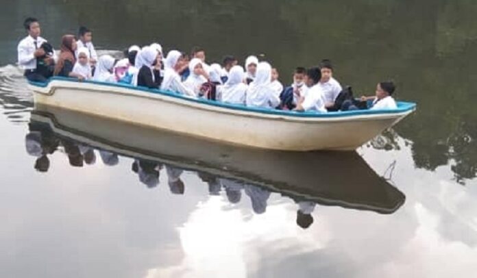 Bengkoka rep says working on securing funds for bigger boats, life jackets for students in Pitas