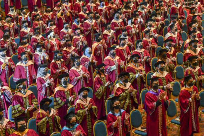 44th UPM Convocation held in lively spirits under new normal