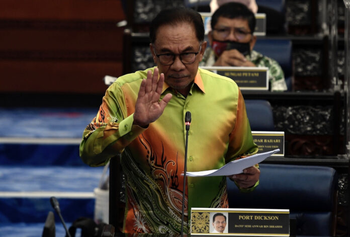 Anwar: EPF withdrawals should not be made too easy