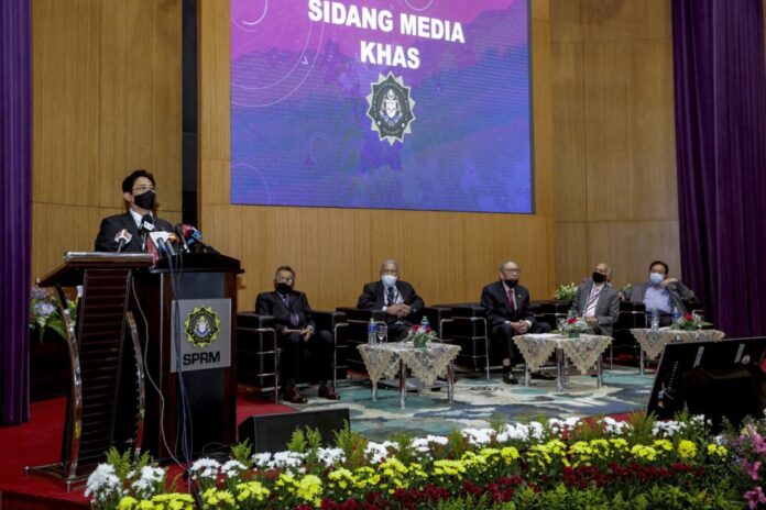 Azam Baki: Everyone will know the truth one day; I will not resign, only Agong can decide my fate