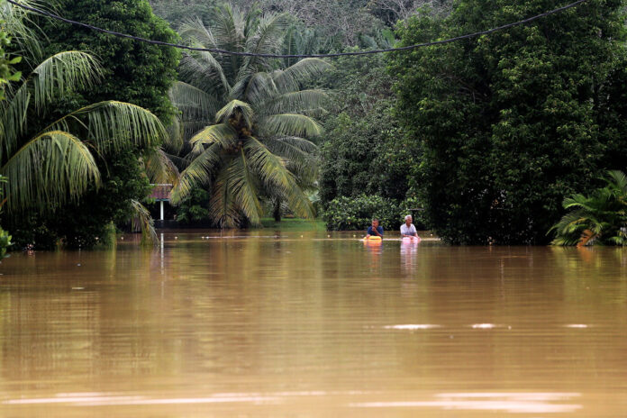 Floods worsen as number of evacuees goes up in Melaka, Johor, Pahang and Sabah