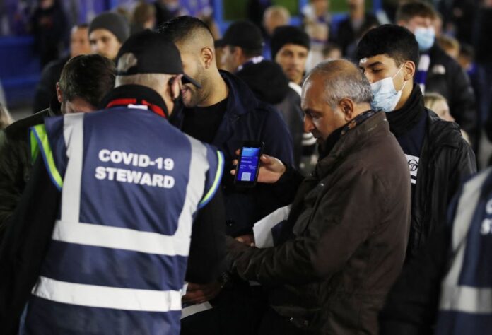 Premier League reports fall in Covid-19 cases