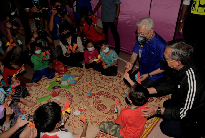 PM says cash aid for flood victims to be fully distributed by end of the week; 70pc of affected households have received compensation so far