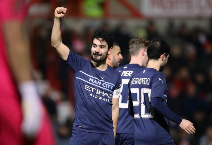 No dramas as Man City ease past Swindon in FA Cup