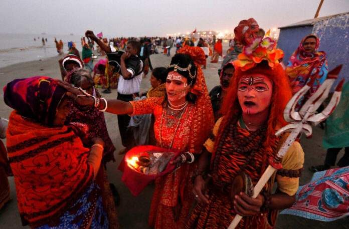 Indian court allows huge Hindu festival despite Covid concerns