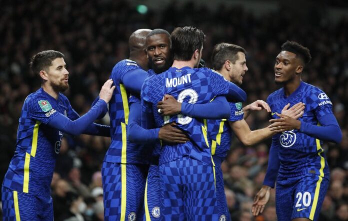 Chelsea ease past Tottenham into League Cup final