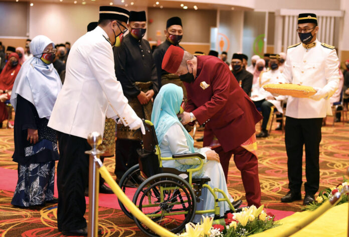 Selangor Sultan's birthday: 145 from seven districts in state receive awards