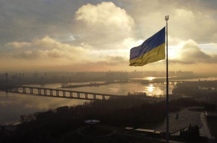 UK accuses Kremlin of trying to install pro-Russian leader in Ukraine