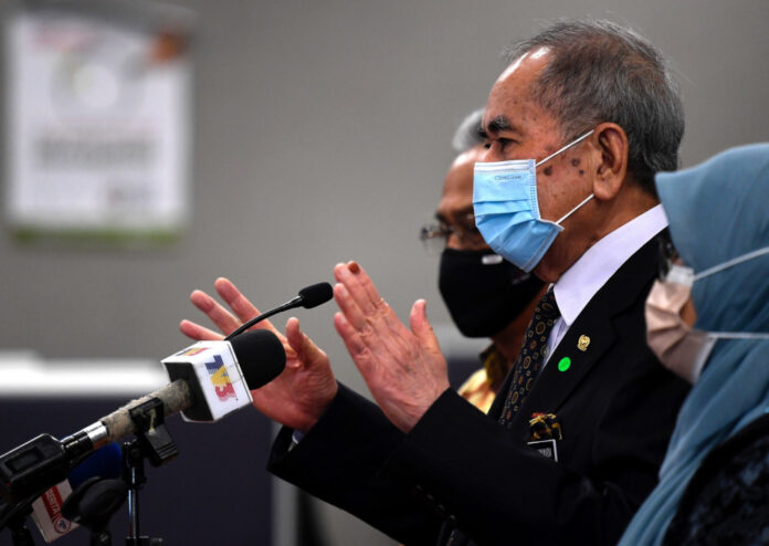Law minister: Azam Baki's shares only RM330k, affordable and not expensive