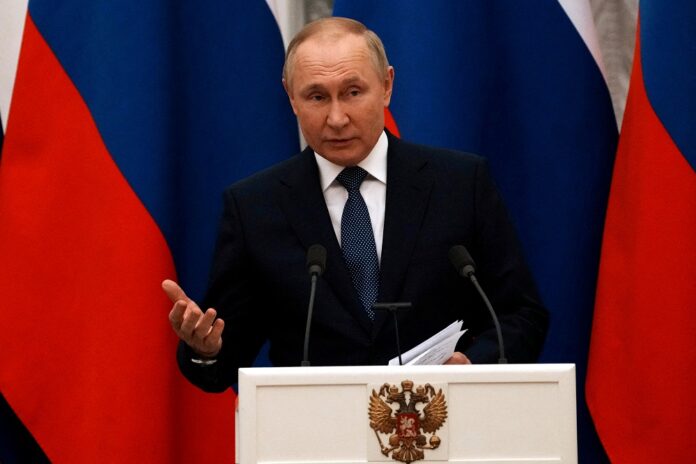 Putin says ready for compromise after talks with Macron on Ukraine