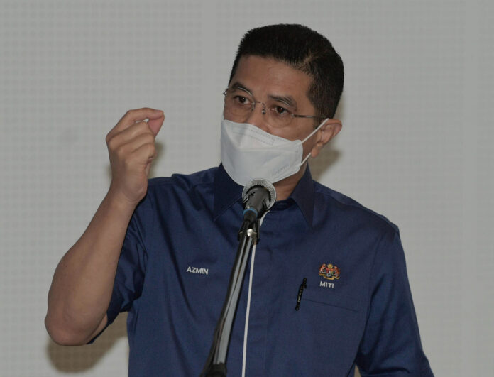 Azmin: Ministry to set up meeting between Health Ministry and manufacturers to accelerate Covid-19 booster dose uptake