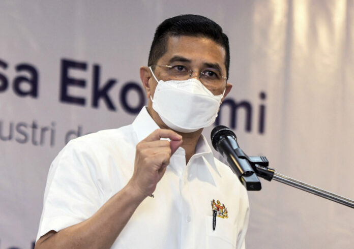 Azmin: Govt takes proactive measures to restore economy despite Covid-19 spike