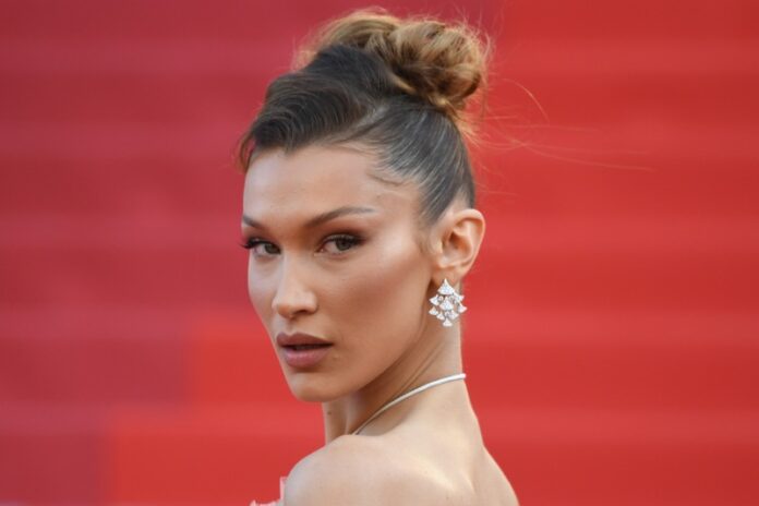 Jaw highlighting: Bella Hadid has started a new makeup trend on TikTok
