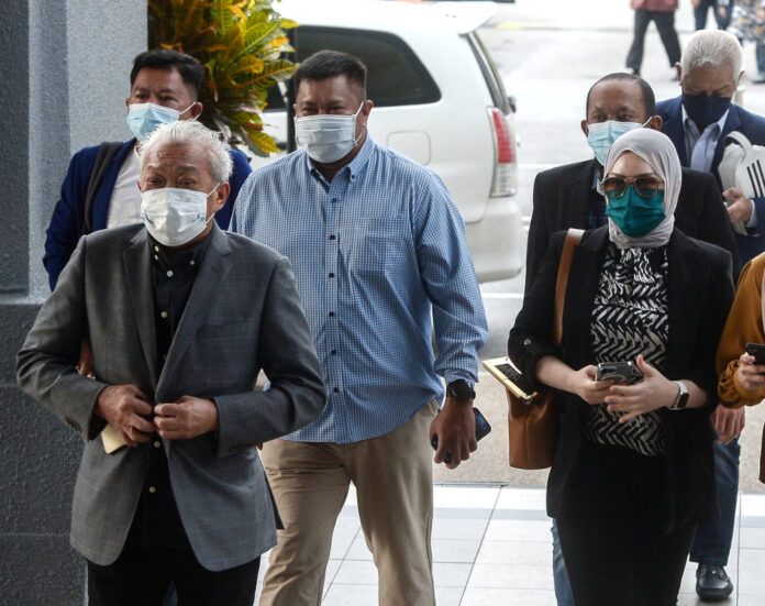 Bung Moktar's corruption case: Prosecution to examine hostile witness