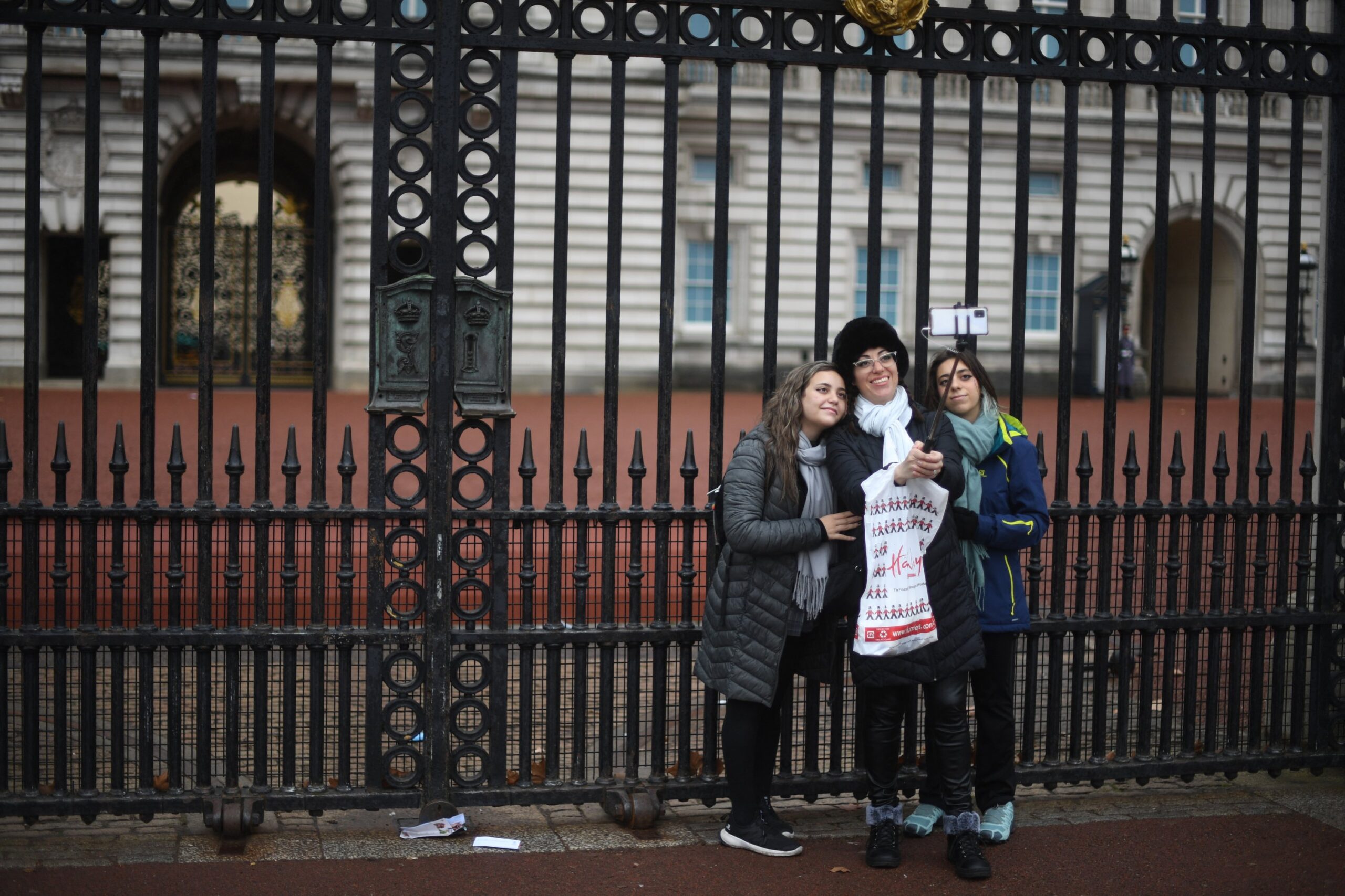 England scraps compulsory self-isolation period for Covid cases