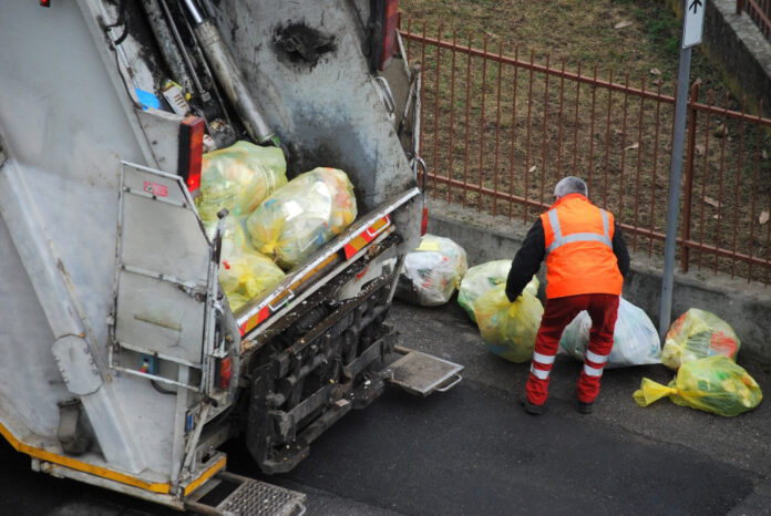If you throw it away, you must pay: More cities around the world are adopting this policy to reduce waste