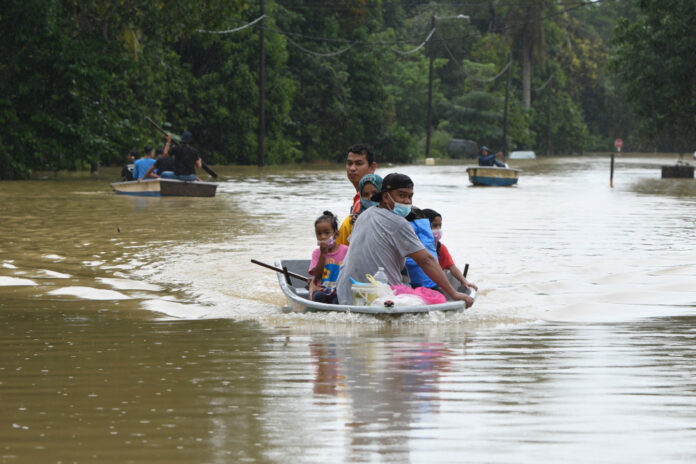 Floods: Number of evacuees in Terengganu, Kelantan continues to rise