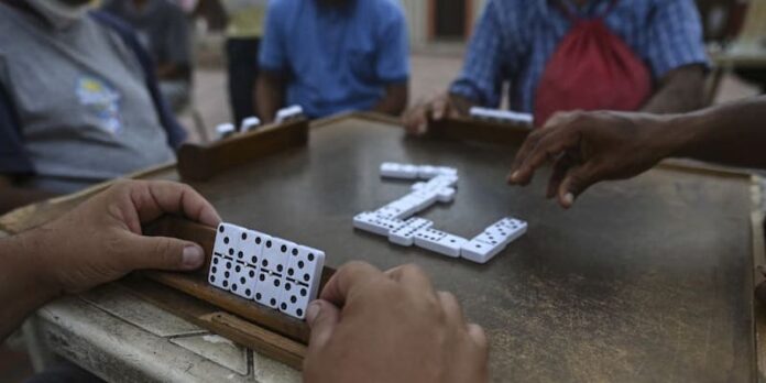 Dominoes the game for everyone in Venezuela