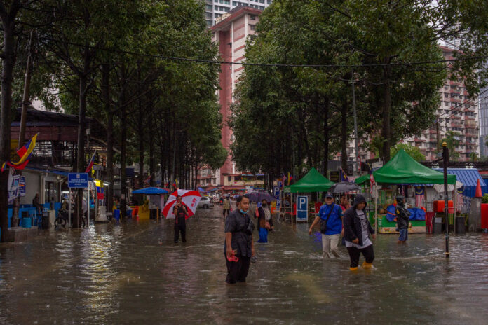 FT minister: 251 flood victims in KL evacuated to two relief centres