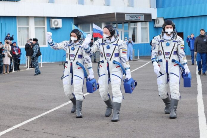 New Russian cosmonaut team welcomed aboard International Space Station
