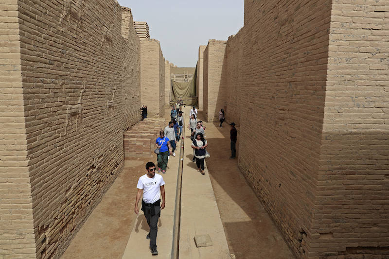 In a 'dangerous' land: Tourists trickle back to Iraq