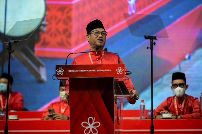 Bersatu will continue supporting Muhyiddin's leadership, says deputy president