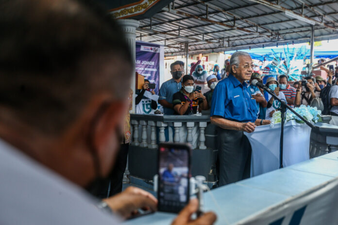 Dr Mahathir: Russia-Ukraine conflict should be resolved through talks, arbitration
