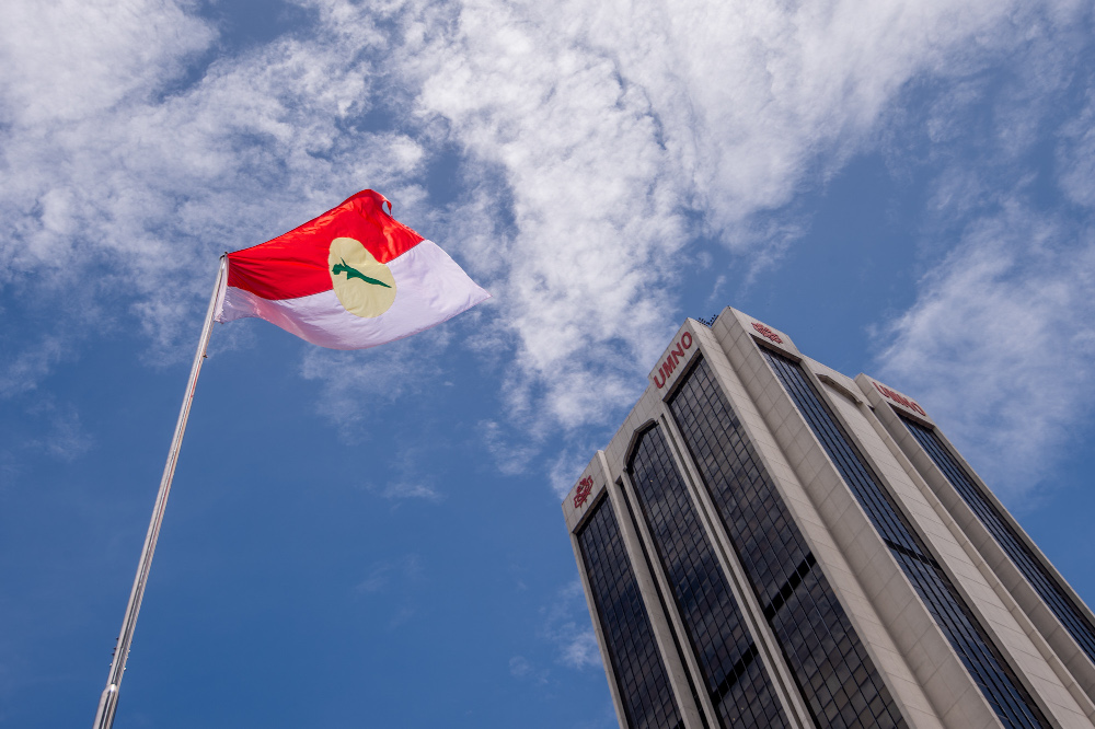 Umno to amend party constitution on internal polls next month