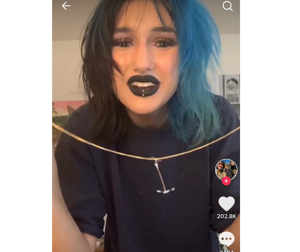 US women turn IUD implants into necklaces in new TikTok trend (VIDEO)
