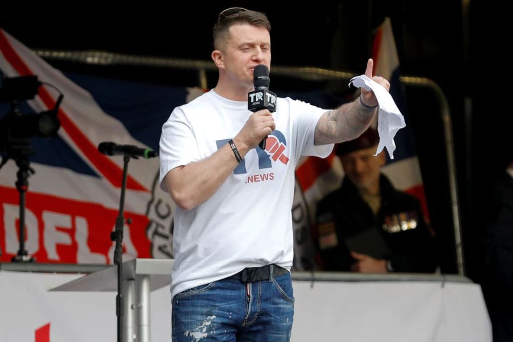 Far-right UK activist Tommy Robinson says he was detained in Mexico