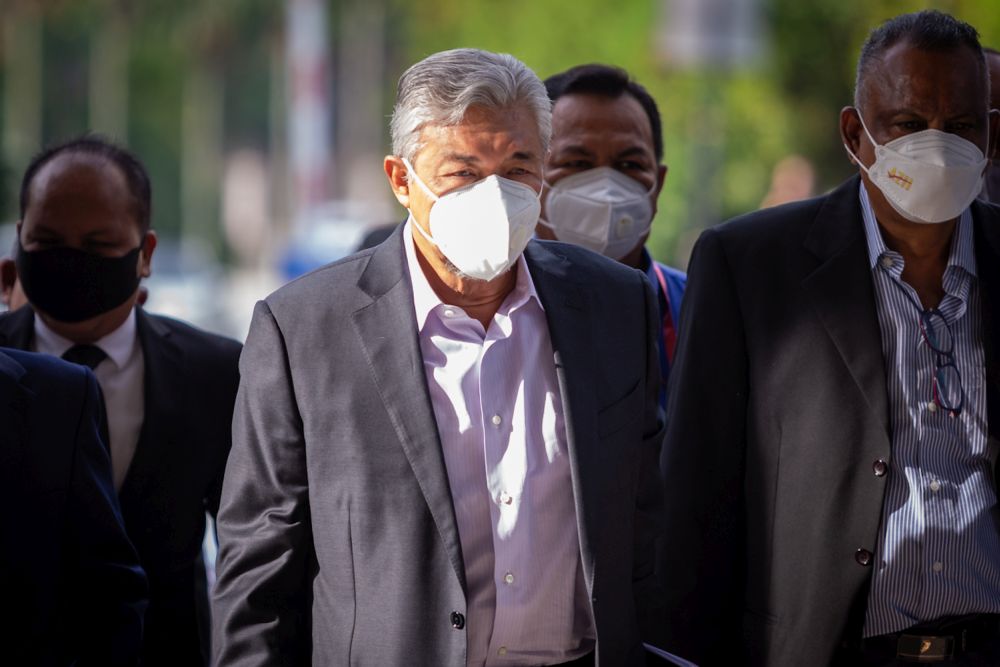Zahid sues Dr M for defamation, insists never met to discuss court case before latter became PM again
