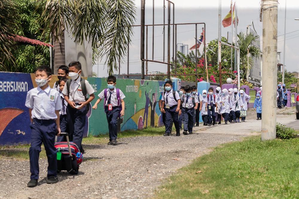 Education minister: Guidelines for School Management, Operation 4.0 to be announced soon