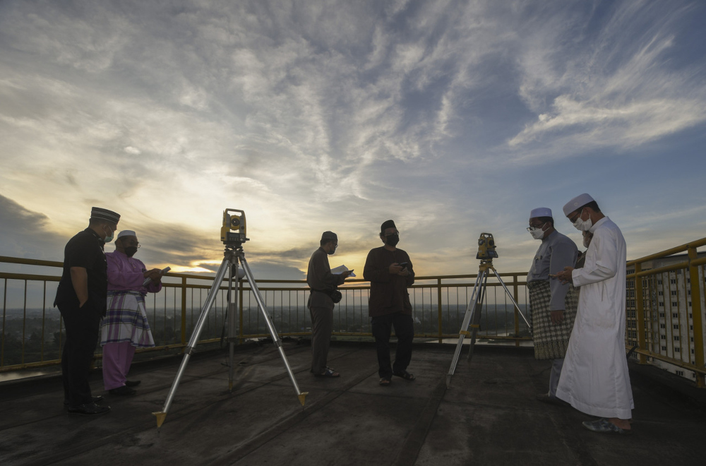 Keeper of the Rulers' Seal: Muslims in Malaysia to begin fasting on Sunday