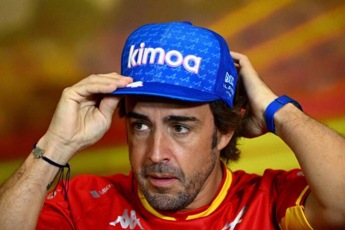 Alonso accuses Formula One directors of 'incompetence'