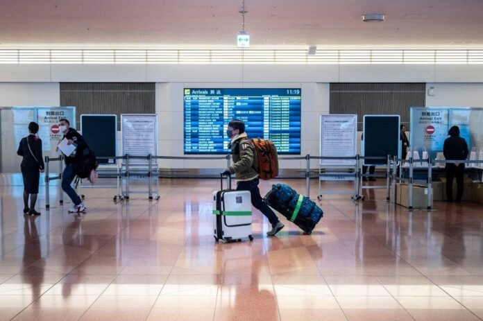 Japan to allow mass tourism, but only in tour groups